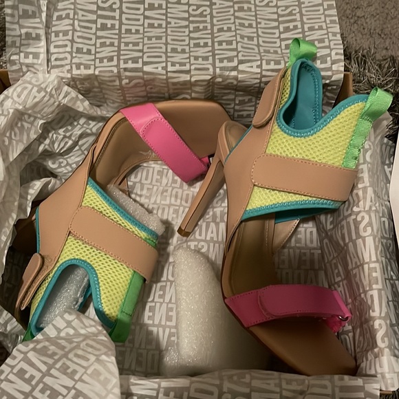 BRAND NEW STEVE MADDEN VIRTUAL TAN/ MUTLI HEELS SIZE 6. MOTIVATED SELLER - Picture 13 of 13